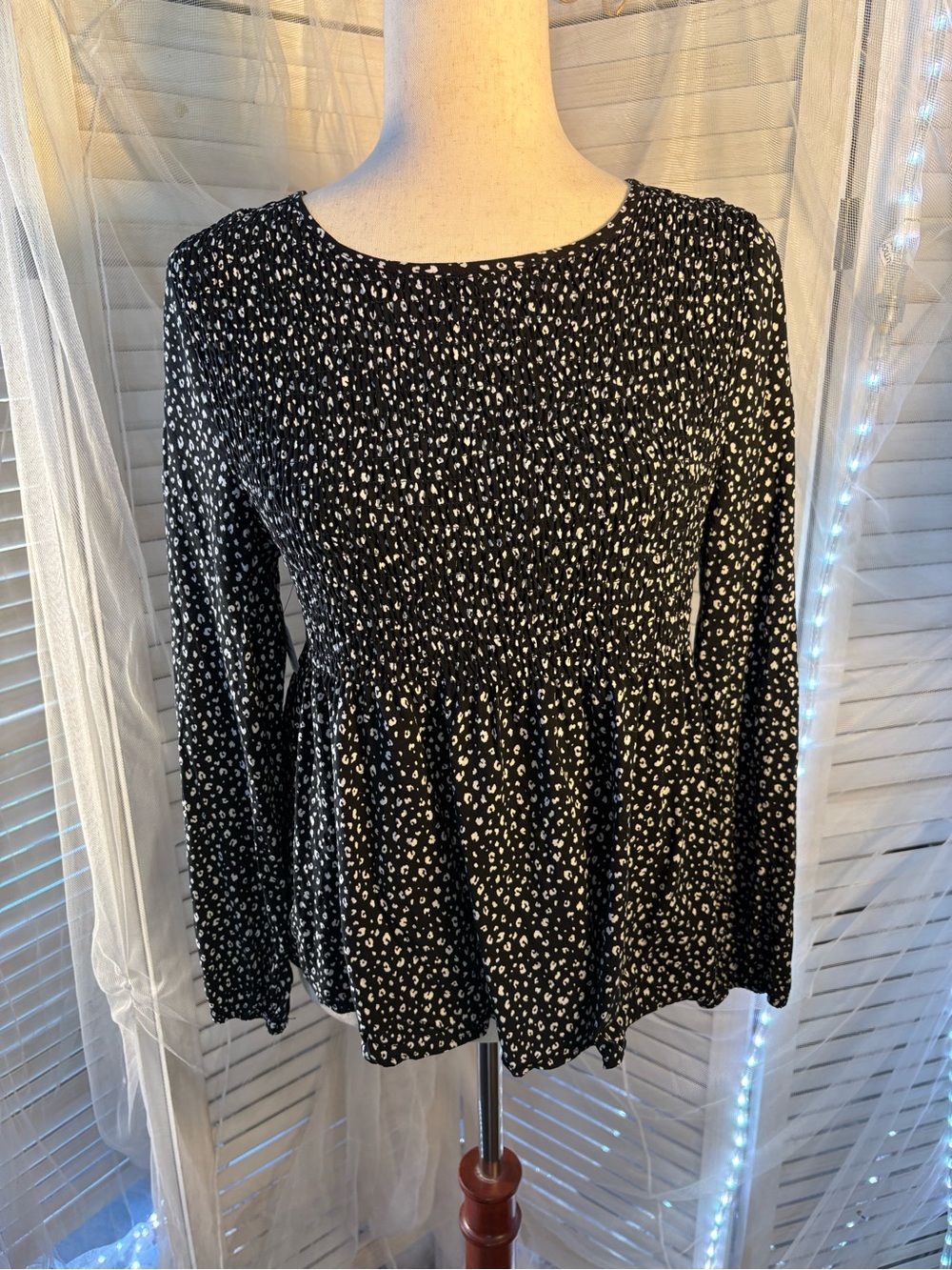 URBAN Romantics Black and White Smocked Peplum Long Sleeve Blouse